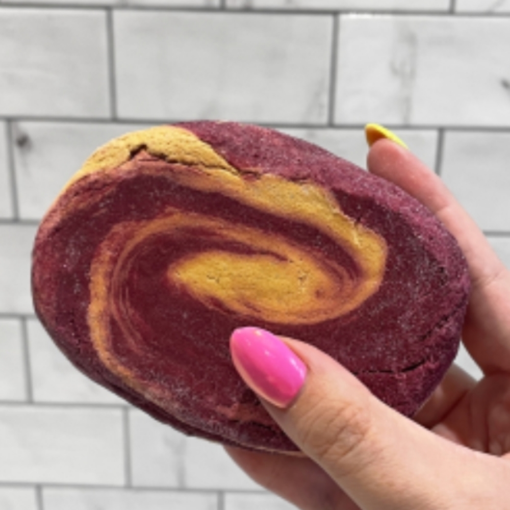 LUSH DISCONTINUED 2021 Cinnamon Roll Bubble Bar NWT - Picture 5 of 5
